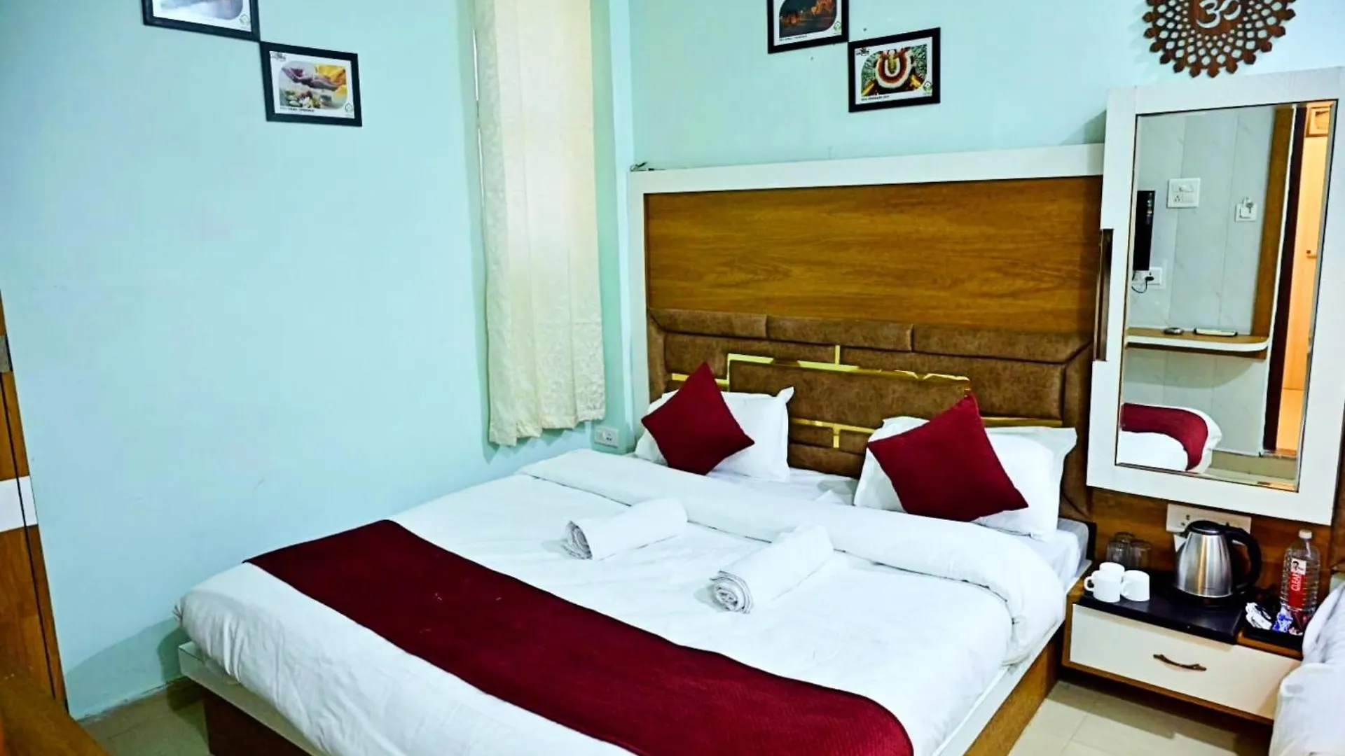 Varanasi Hotel Kashi Heaven Premium Near Baba Vishwanath Temple & Ganga Ghat - Spacious Spotless Rooms With Wi-Fi Facility - #Parking And Excellent Customer Service - Best Seller Hotel In Varanasi - Book Now