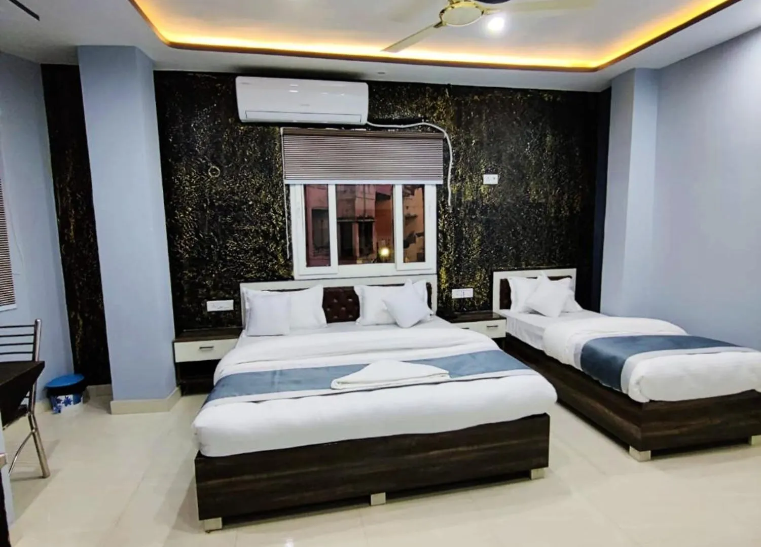 ホームステイ Varanasi Hotel Kashi Heaven Premium Near Baba Vishwanath Temple & Ganga Ghat - Spacious Spotless Rooms With Wi-Fi Facility - #Parking And Excellent Customer Service - Best Seller Hotel In Varanasi - Book Now インド