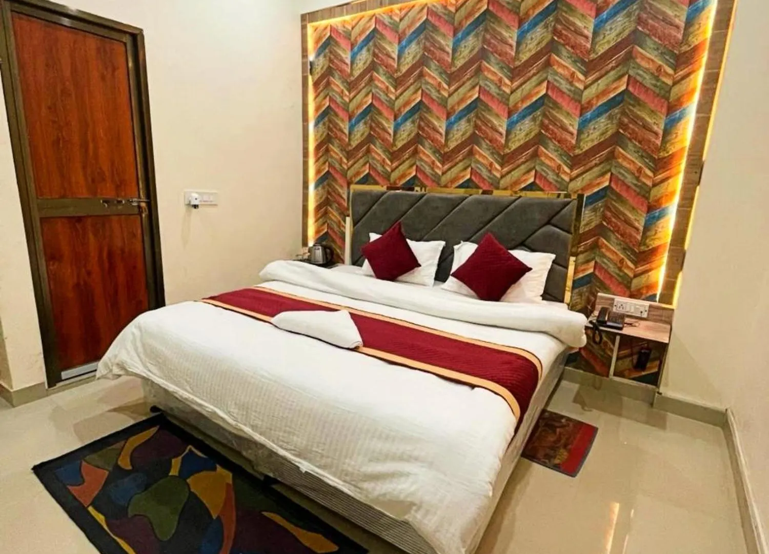 Varanasi Hotel Kashi Heaven Premium Near Baba Vishwanath Temple & Ganga Ghat - Spacious Spotless Rooms With Wi-Fi Facility - #Parking And Excellent Customer Service - Best Seller Hotel In Varanasi - Book Now 0*,