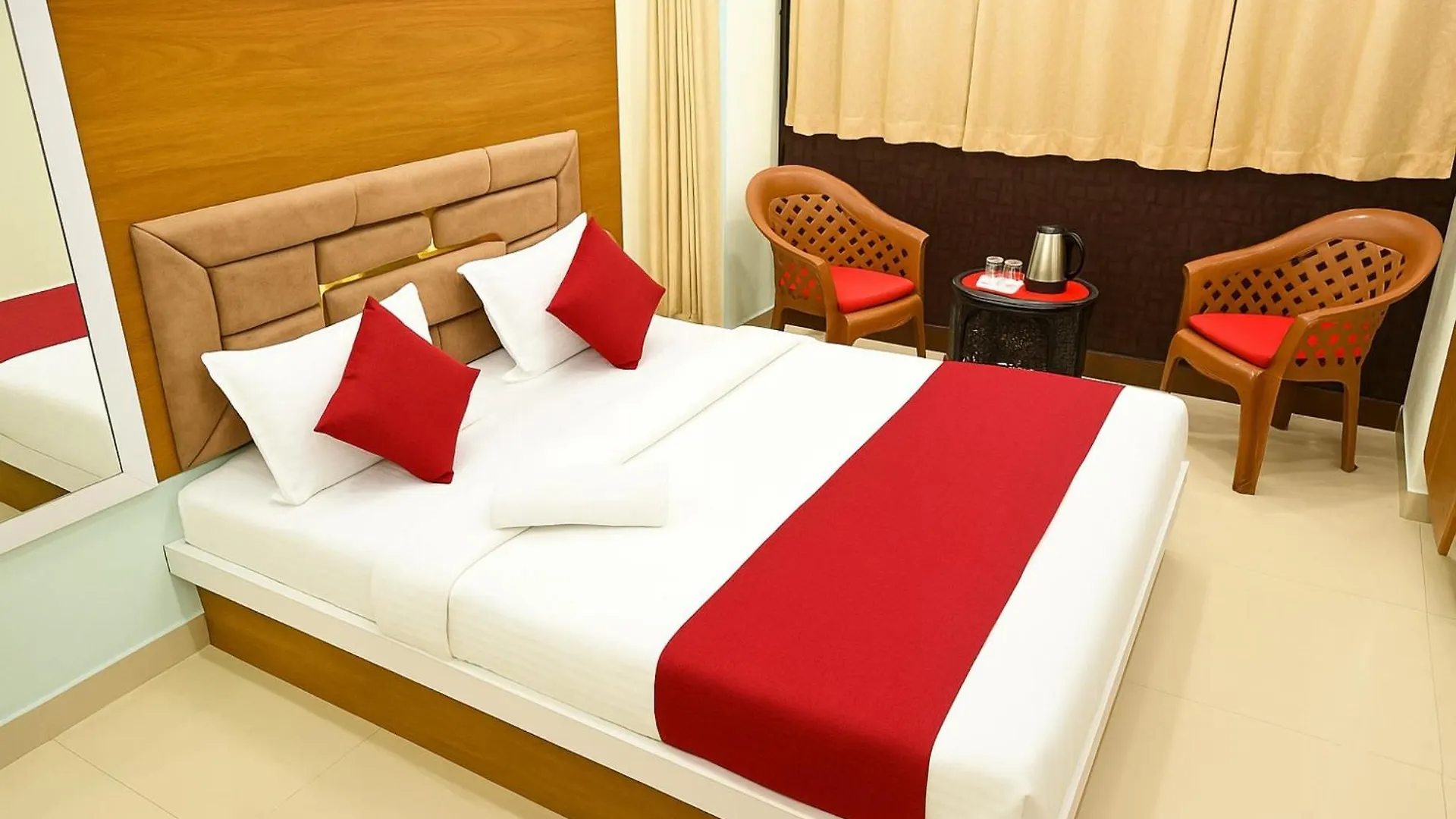 ホームステイ Varanasi Hotel Kashi Heaven Premium Near Baba Vishwanath Temple & Ganga Ghat - Spacious Spotless Rooms With Wi-Fi Facility - #Parking And Excellent Customer Service - Best Seller Hotel In Varanasi - Book Now